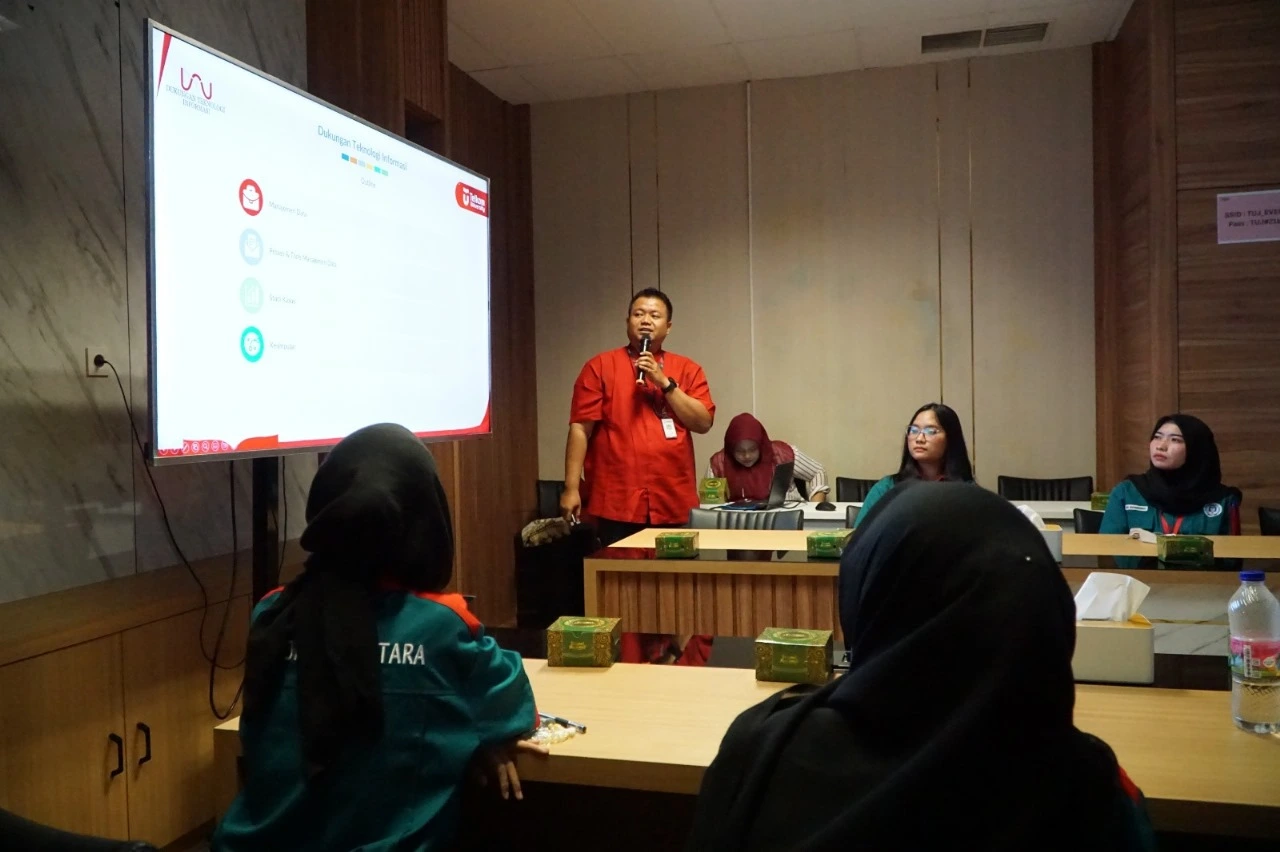 penyampaian materi oleh DTI Telkom University Jakarta bersama peserta Kunjungan PPKD Jakarta Utara